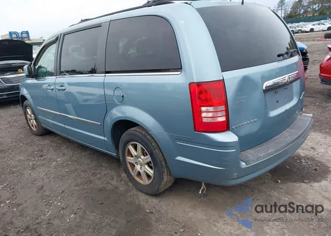 2010 Chrysler Town & Country Touring z USA, uszkodzony, nr VIN 2A4RR5D16AR443154